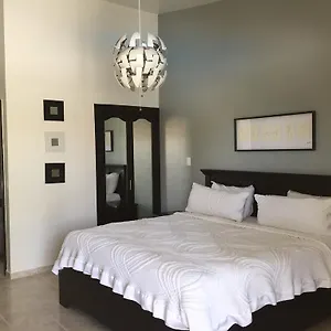 2* Hotel Caobas